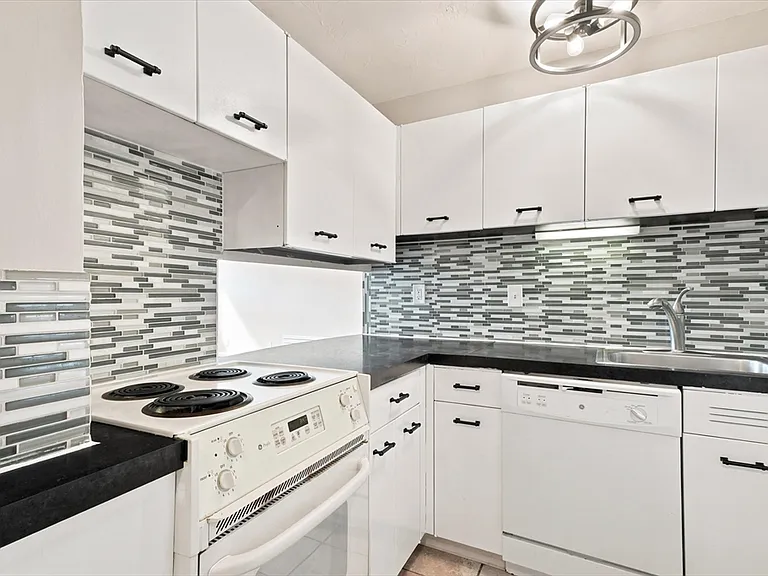 60 Babcock St #94 — Photo 31