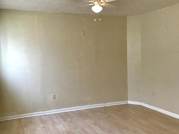 3rd image of 2570 Lavender St