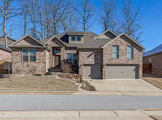 1302 Sycamore St, Cave Springs, AR 72718