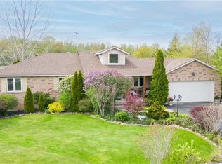 390 Mountain Rd, Grimsby, ON L3M 4E7