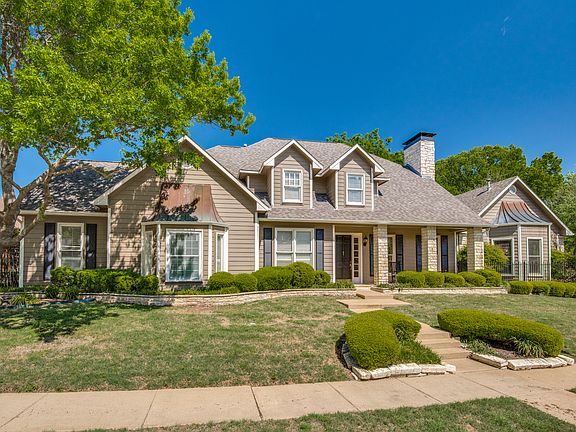 2nd image of 935 Hills Creek Dr