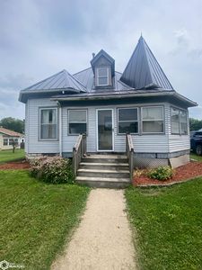 201 N Main St, Libertyville, IA, 52567