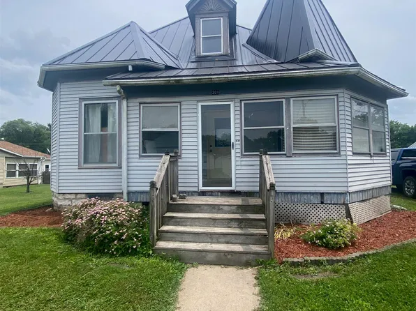 201 N Main St, Libertyville, IA 52567