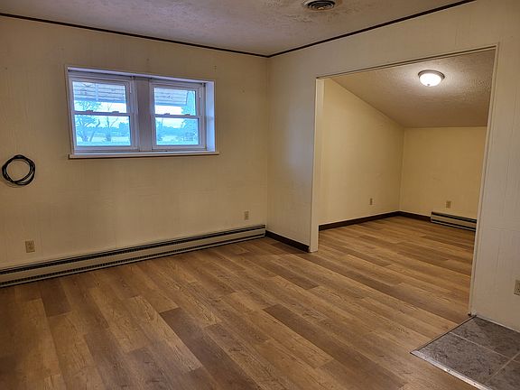 4th image of 1805 E Main St