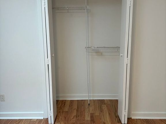 3rd image of 420 E Main St APT 4
