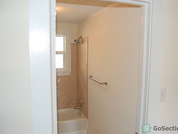 3rd image of 2214 Lincoln St