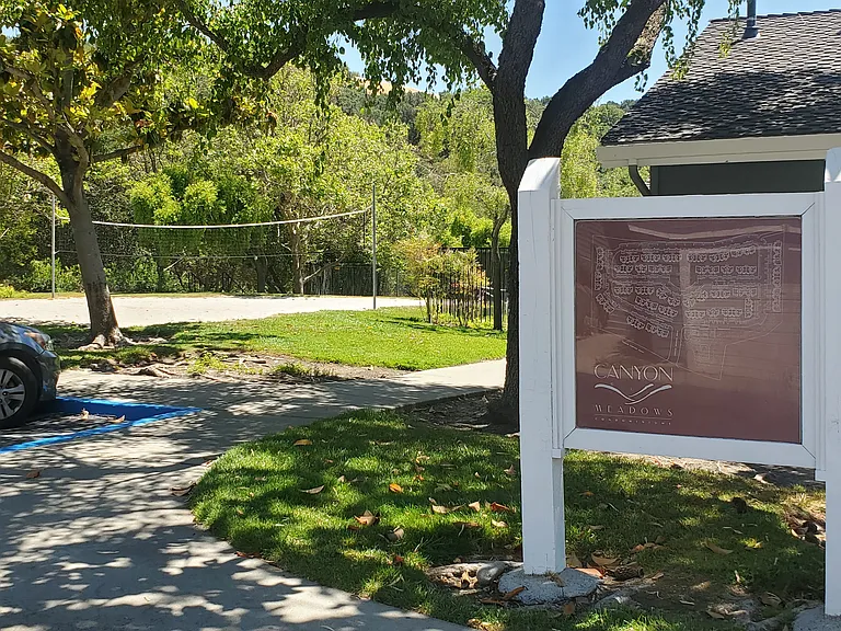 7815 Canyon Meadow Cir #B — Photo 31