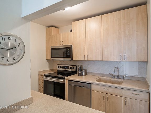 5th image of 535 N Michigan Ave APT 1612