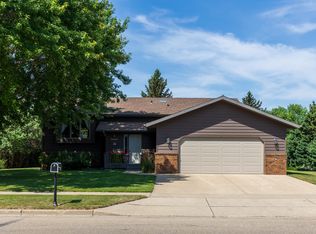 2702 Tyler Pkwy, Bismarck, ND 58503