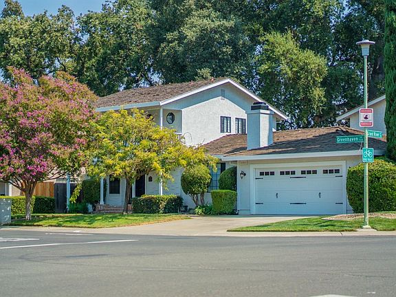 3rd image of 7689 Greenhaven Dr