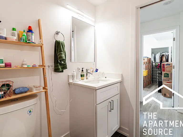 4937 N Saint Louis Ave #3S — Photo 15