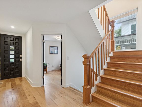 4th image of 372 W Brown St #3