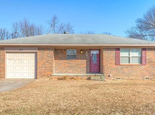 523 W Oak St, Skiatook, OK 74070