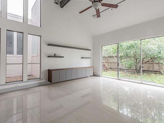 4th image of 1022 Forest Home Dr