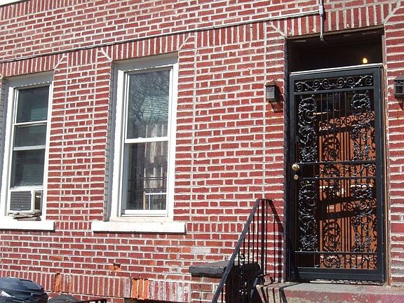 4th image of 1039 Lowell St