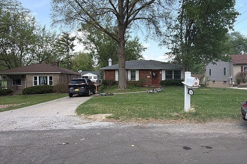 1st image of 706 Birch St
