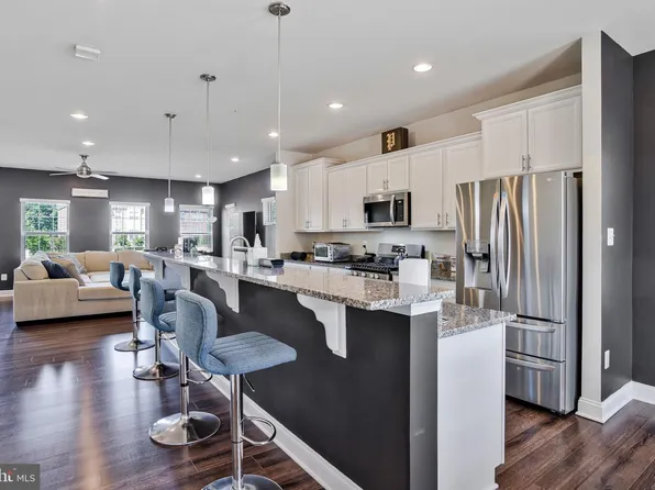 11198 Saint Luke Dr, White Plains, MD 20695