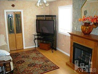 3rd image of 12 Lodi Ct