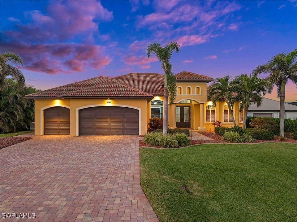 1st image of 2033 SW 52nd St