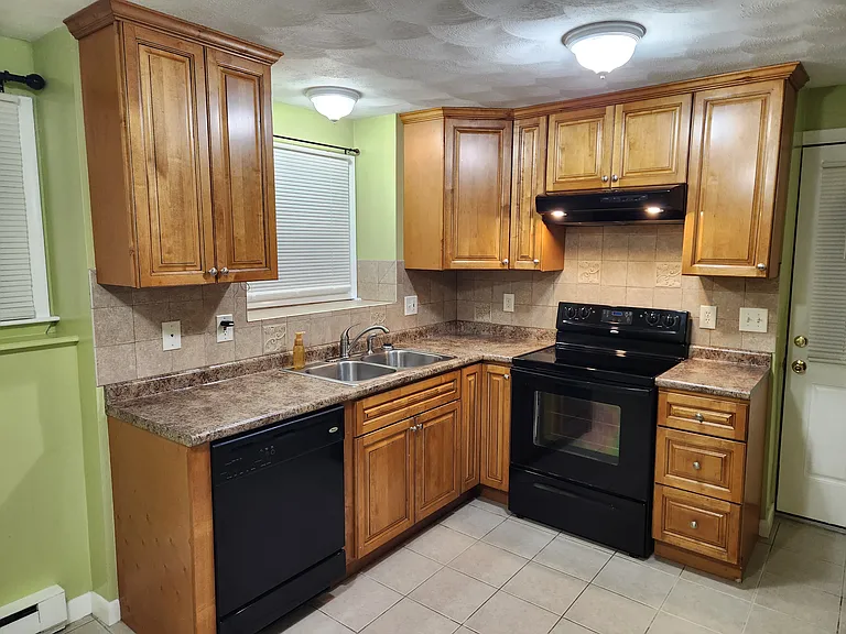 625 Cottage St #625 — Photo 19