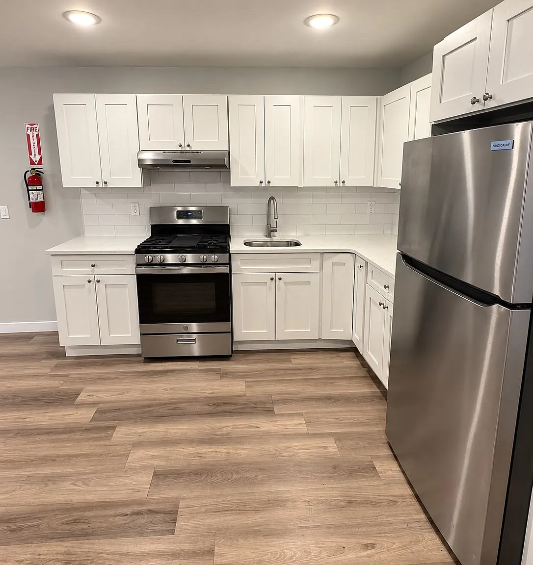 2 bed, $1,923 — Photo 3