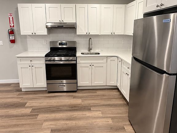 3rd image of 8-10 Godwin Ave #3