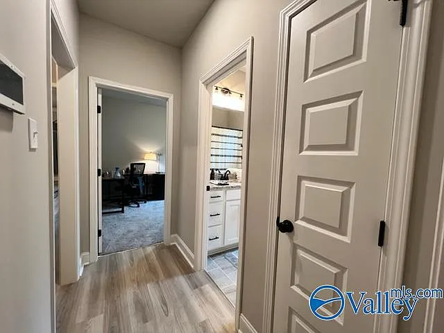 136 Gardencove Cir — Photo 33