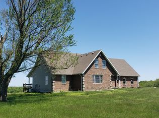 9042 Elkstown Rd, Bunceton, MO 65237