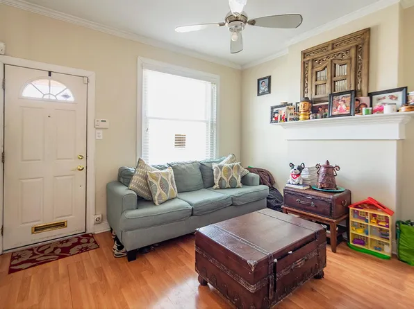 2415 Almond St, Philadelphia, PA 19125