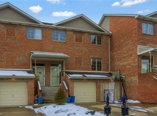 102 Kress View Dr, Oakdale, PA 15071