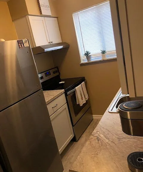 9512 Main St #0 — Photo 1