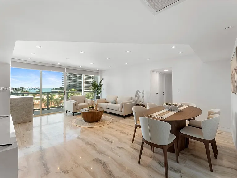 5900 Collins Ave #604 — Photo 10