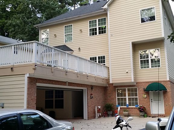 2nd image of 5864 Poplar St