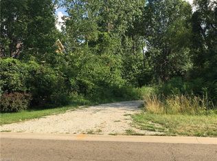 6972 Harbor Dr NW, Canton, OH 44718
