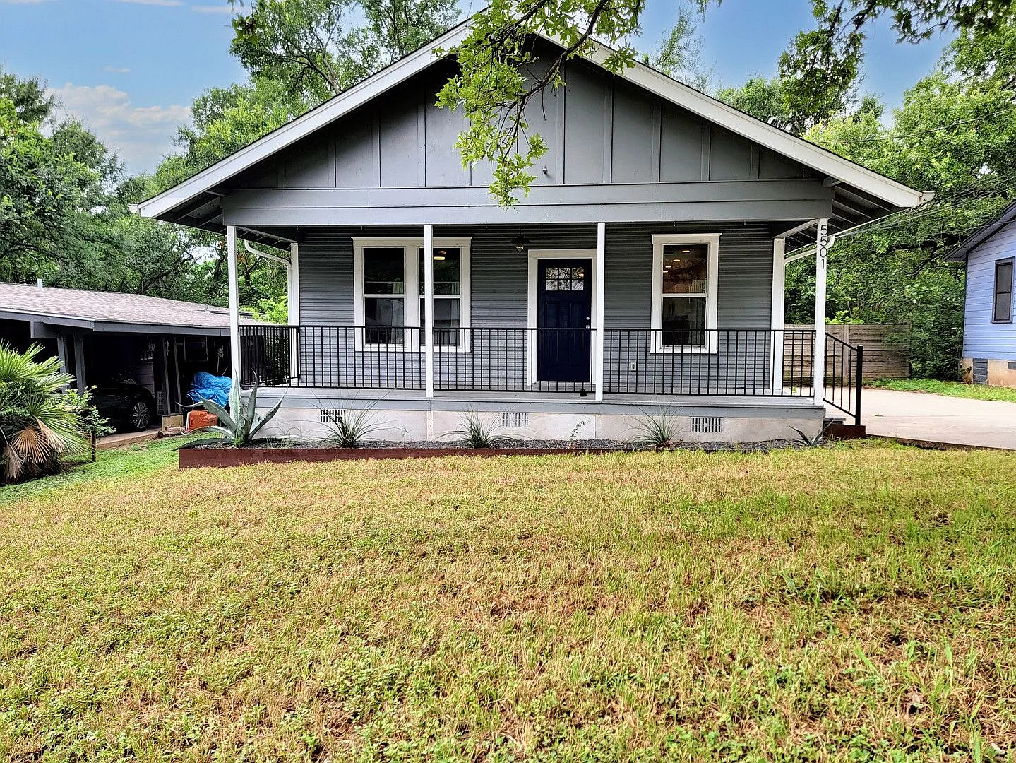 Beautiful 4BR/2BA Austin Home with Gourmet Kitchen & Expansive Outdoor Living — Photo 1