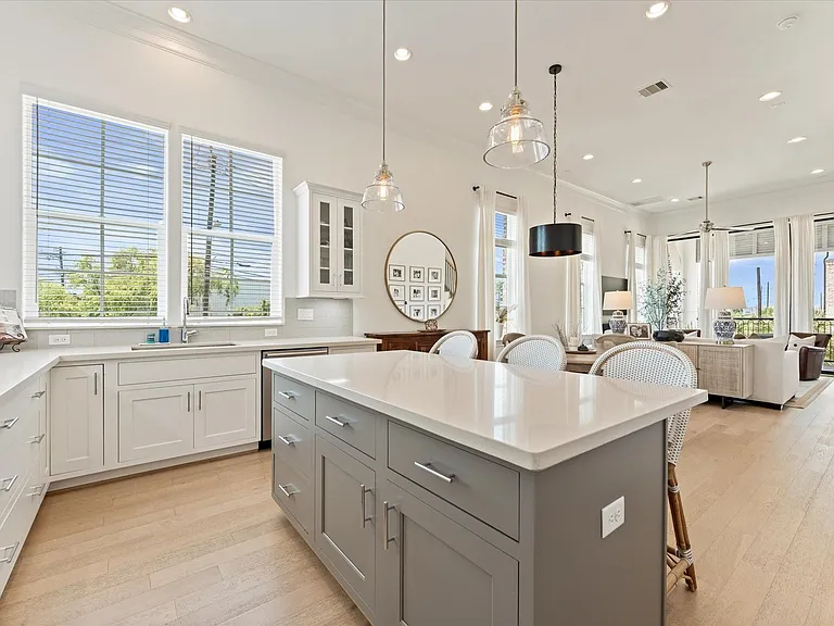 2602 Cottage Grove Green Dr — Photo 13