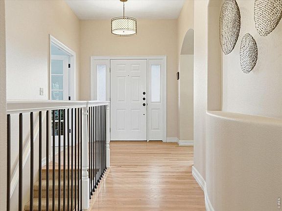 4th image of 8443 Castaway Dr