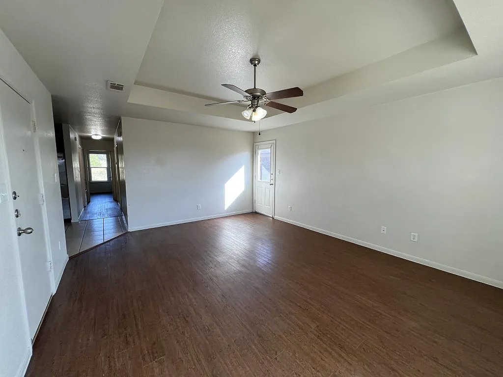 601 B Bermuda — Photo 2