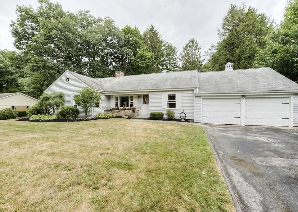 1st image of 9 Brentwood Dr
