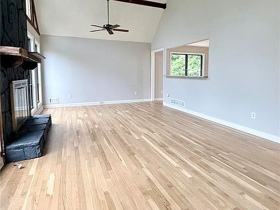 5th image of 2592 Deerfield Cir SW