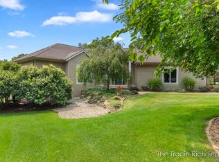 6430 Rockmeadows Ct NE, Rockford, MI 49341