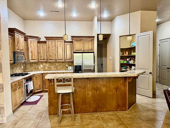 3rd image of 805 S Dixie Dr Unit 36
