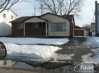 1401 Chatham Dr, Flint, MI 48505
