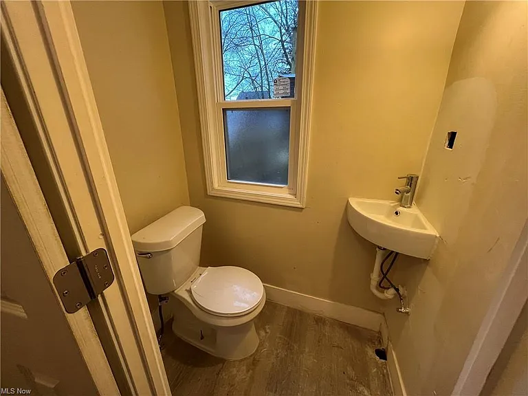 2204 Brockway Rd — Photo 6