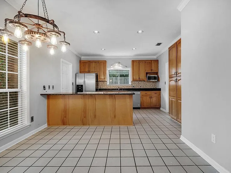 4012 Dutchess Ct — Photo 3