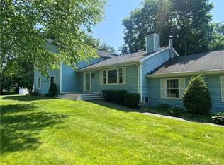 517 River Rd, Gaylordsville, CT 06755