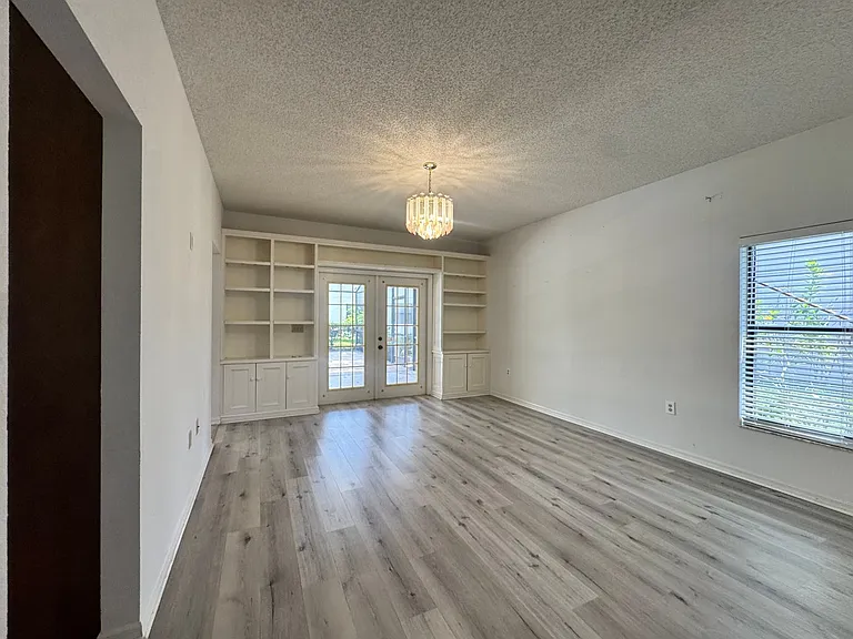 6077 Marella Dr — Photo 13