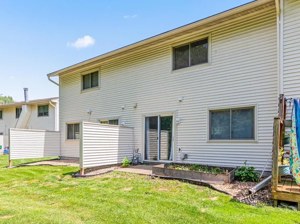 10658 Hummingbird St NW, Coon Rapids, MN 55433