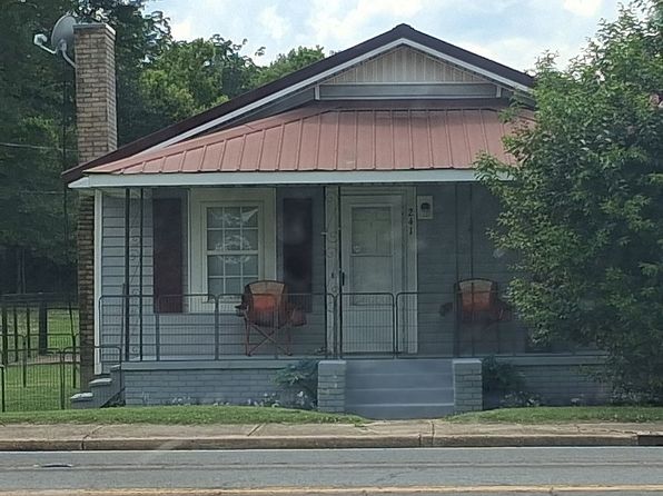 241 N Maple St
