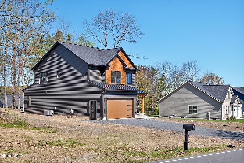 3rd image of 130 Hidley Road